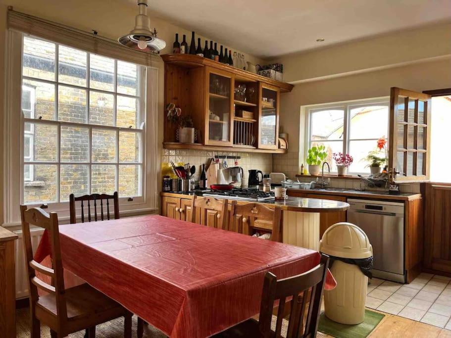 Casa de Férias Cb53 Tower Bridge Townhouse 2 Bathrooms & Free Parking Londres